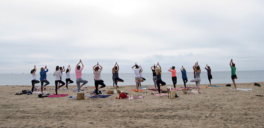 Cours de Yoga sur la plage